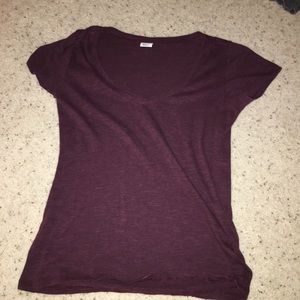burgundy v neck t-shirt